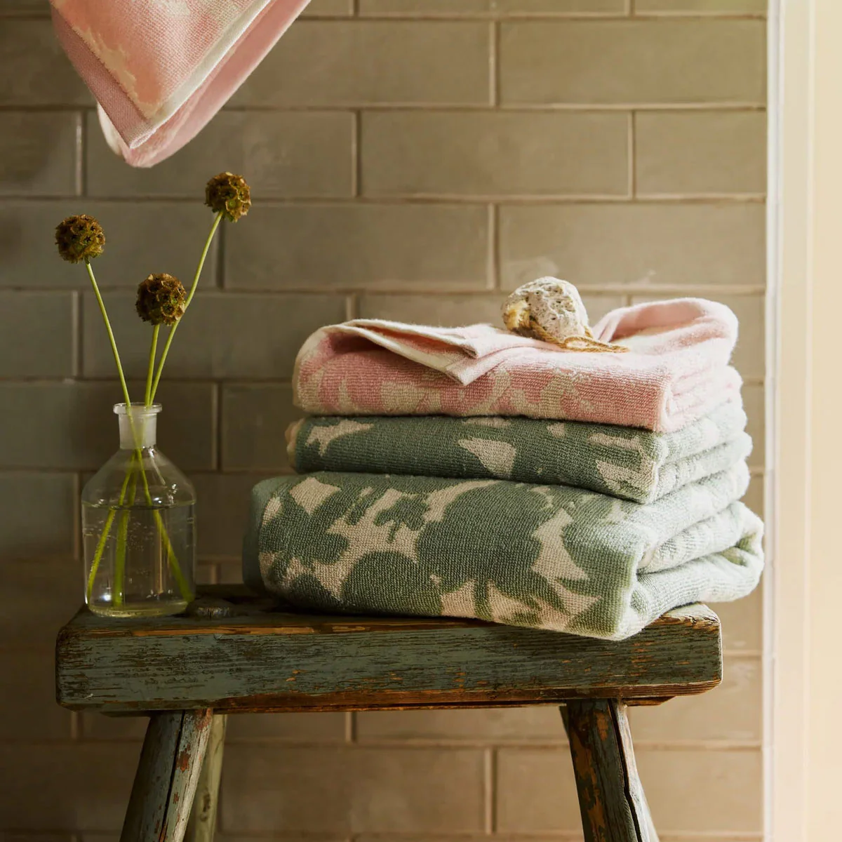 Finlayson Katveessa Sage / Off White Bath Towel - Image 2
