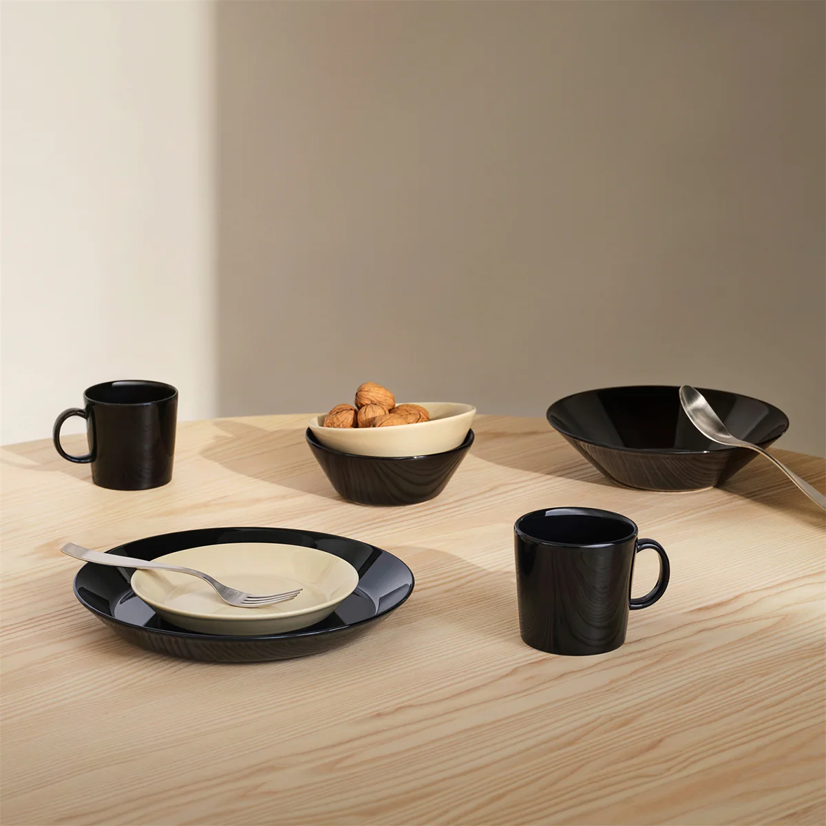 iittala Teema Large Black Mug - Image 3