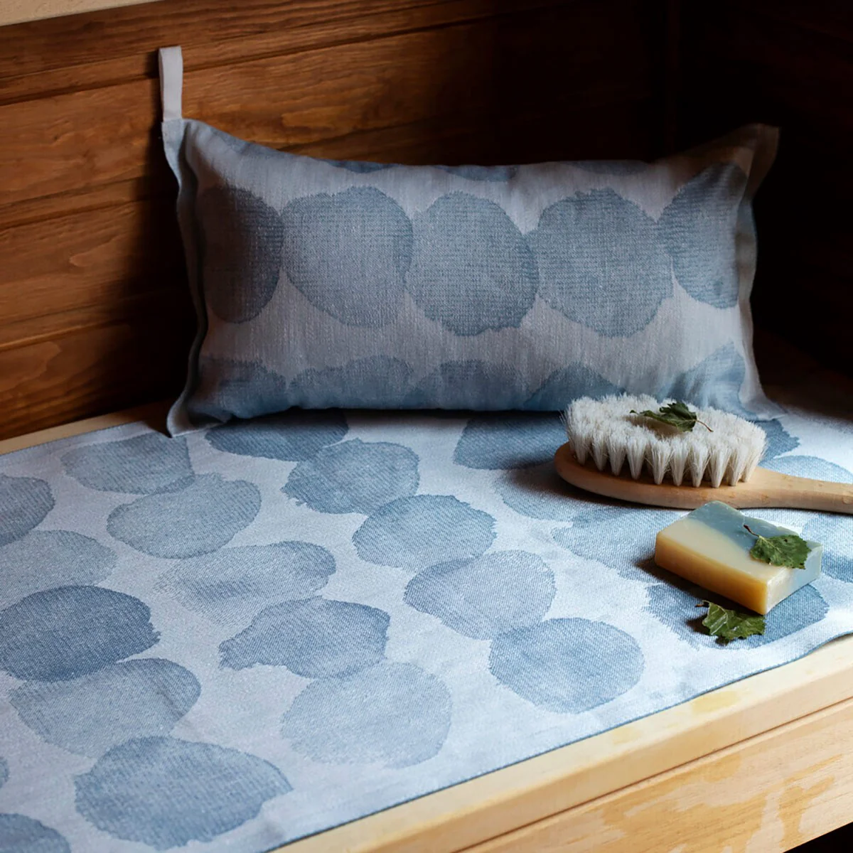 Lapuan Kankurit Sade Blue Linen Sauna Pillow - Image 2