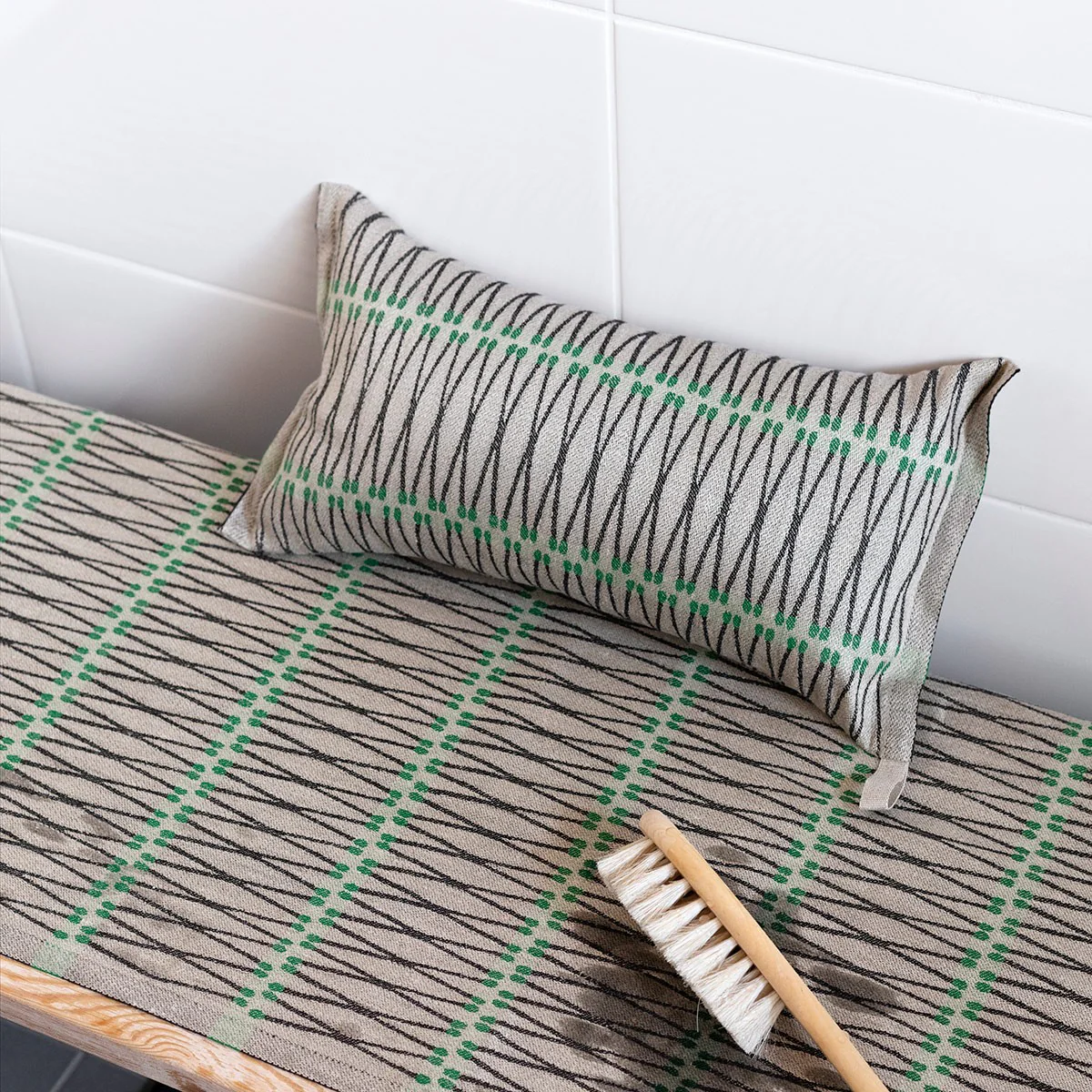 Lapuan Kankurit Tulitikku Taupe / Black / Green Sauna Pillow - Image 3