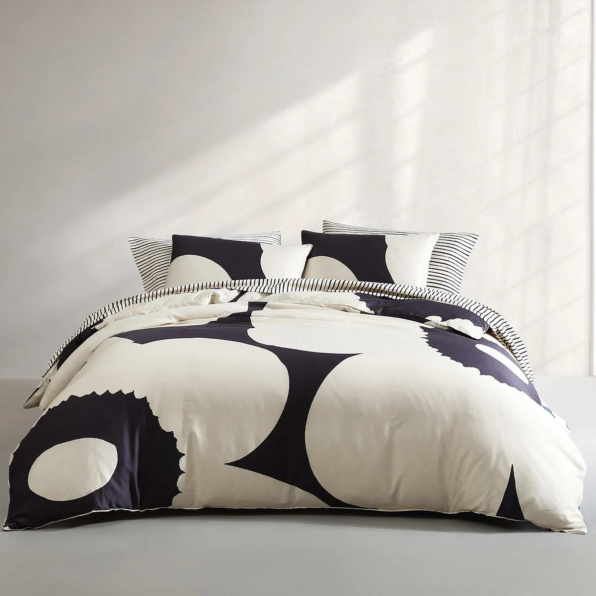 Marimekko Iso Unikko Off White / Charcoal King Duvet Cover Set - Image 4