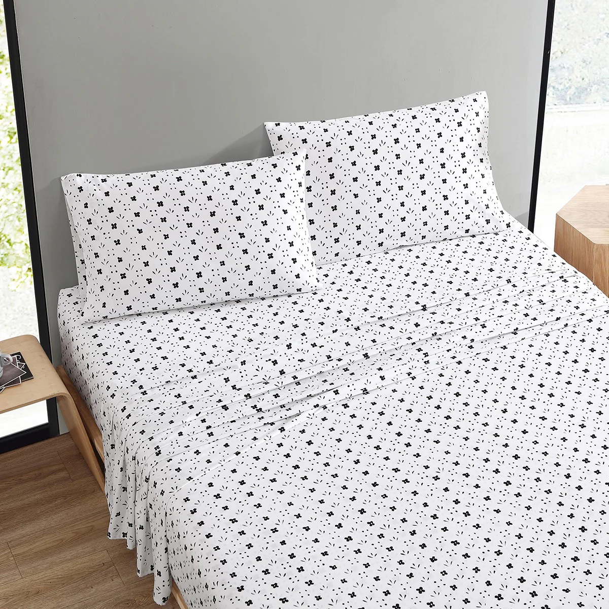 Marimekko Kukkaketo White / Black Full Sheet Set - Image 2