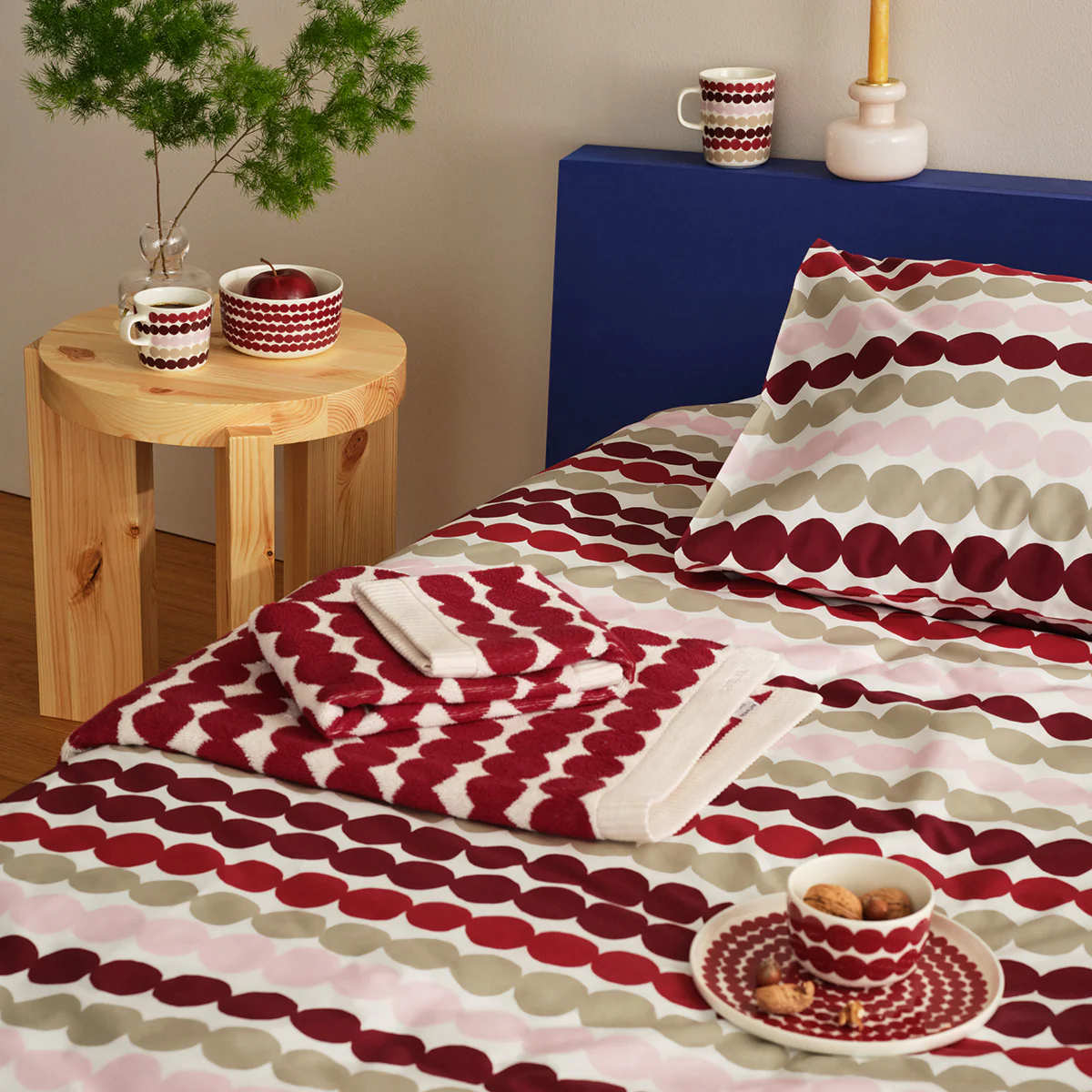 Marimekko Rasymatto Dark Red / White Bath Towel - Image 3