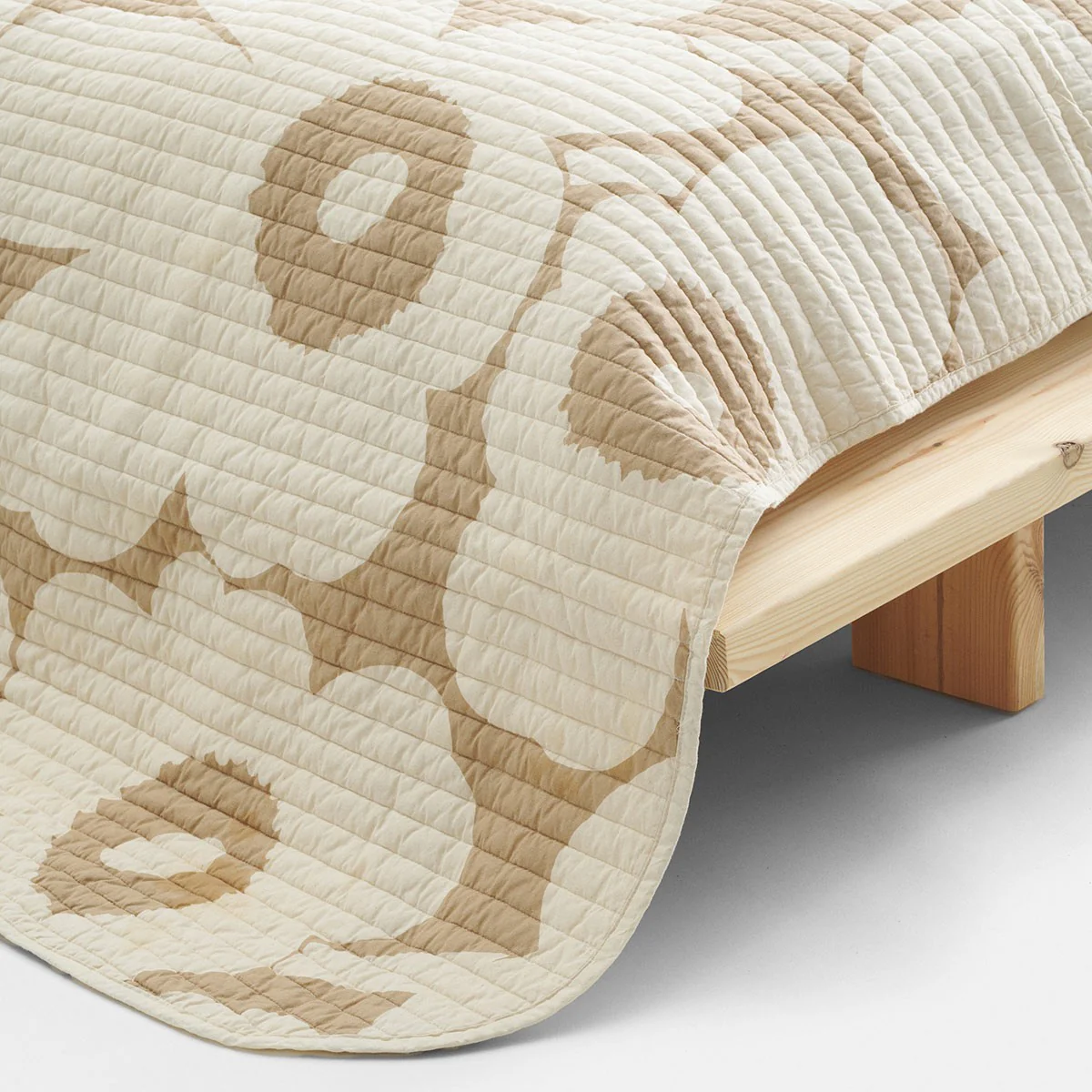 Marimekko Unikko Off White / Beige Bedspread - Large - Image 3