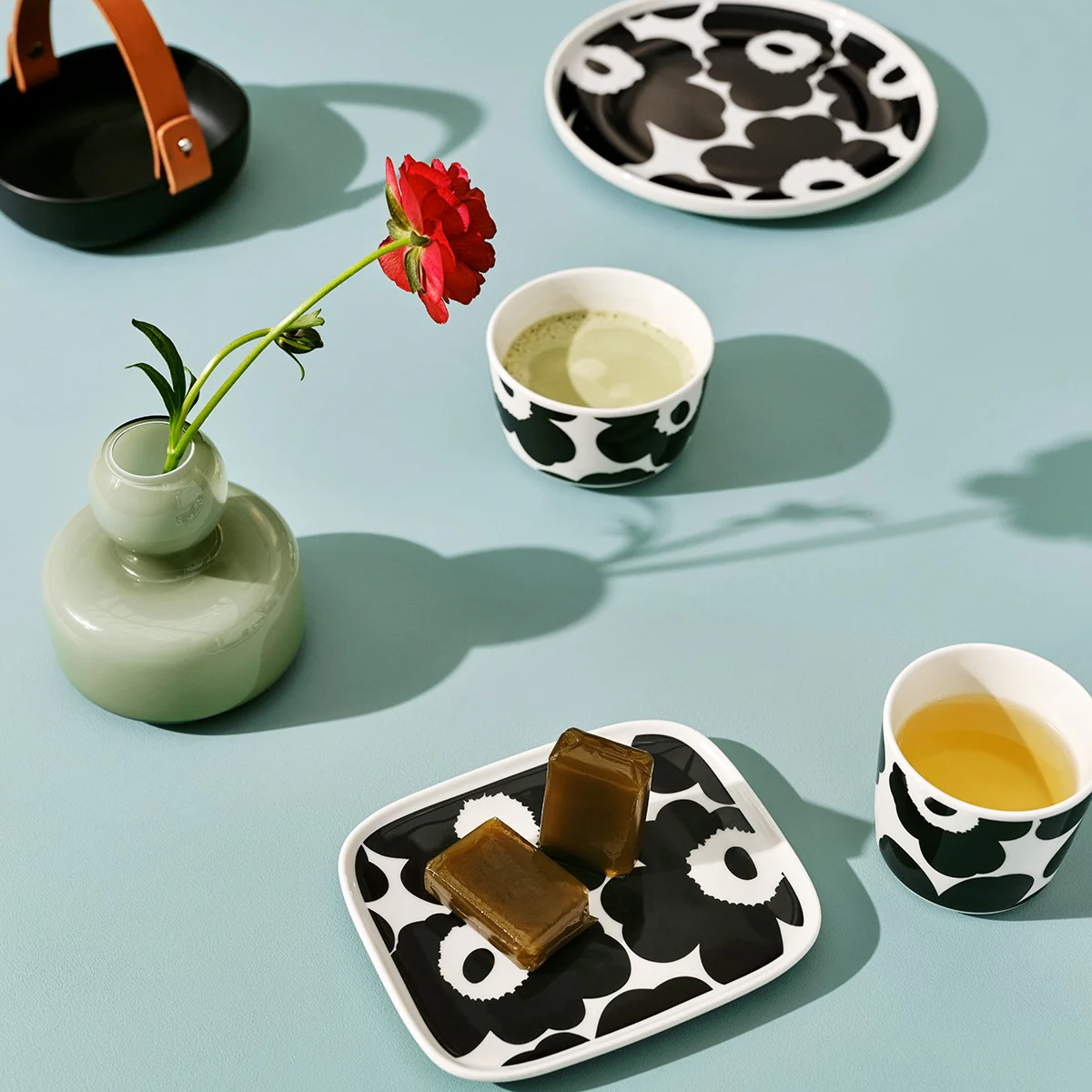 Marimekko Unikko White / Black Salad Plate - Image 3