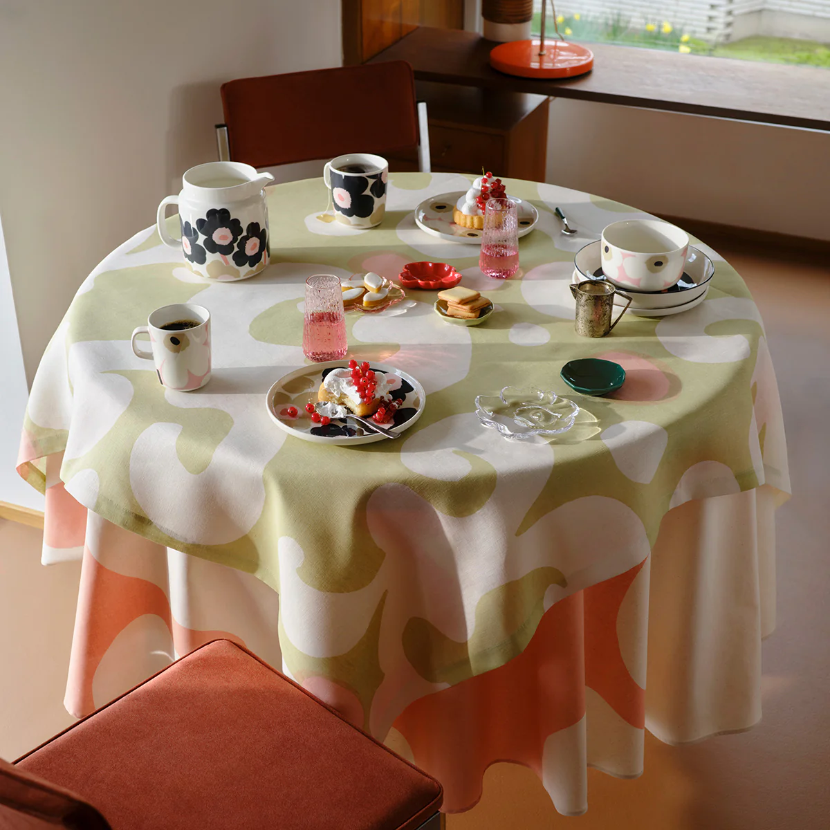 Marimekko Unikko Charcoal / Pink / Beige Salad Plate - Image 4