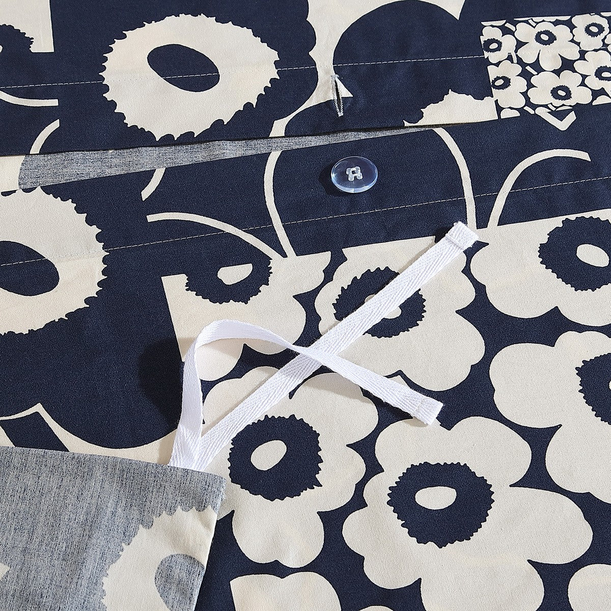Marimekko Unikko Kollaasi Dark Blue / Off White King Duvet Cover Set - Image 5