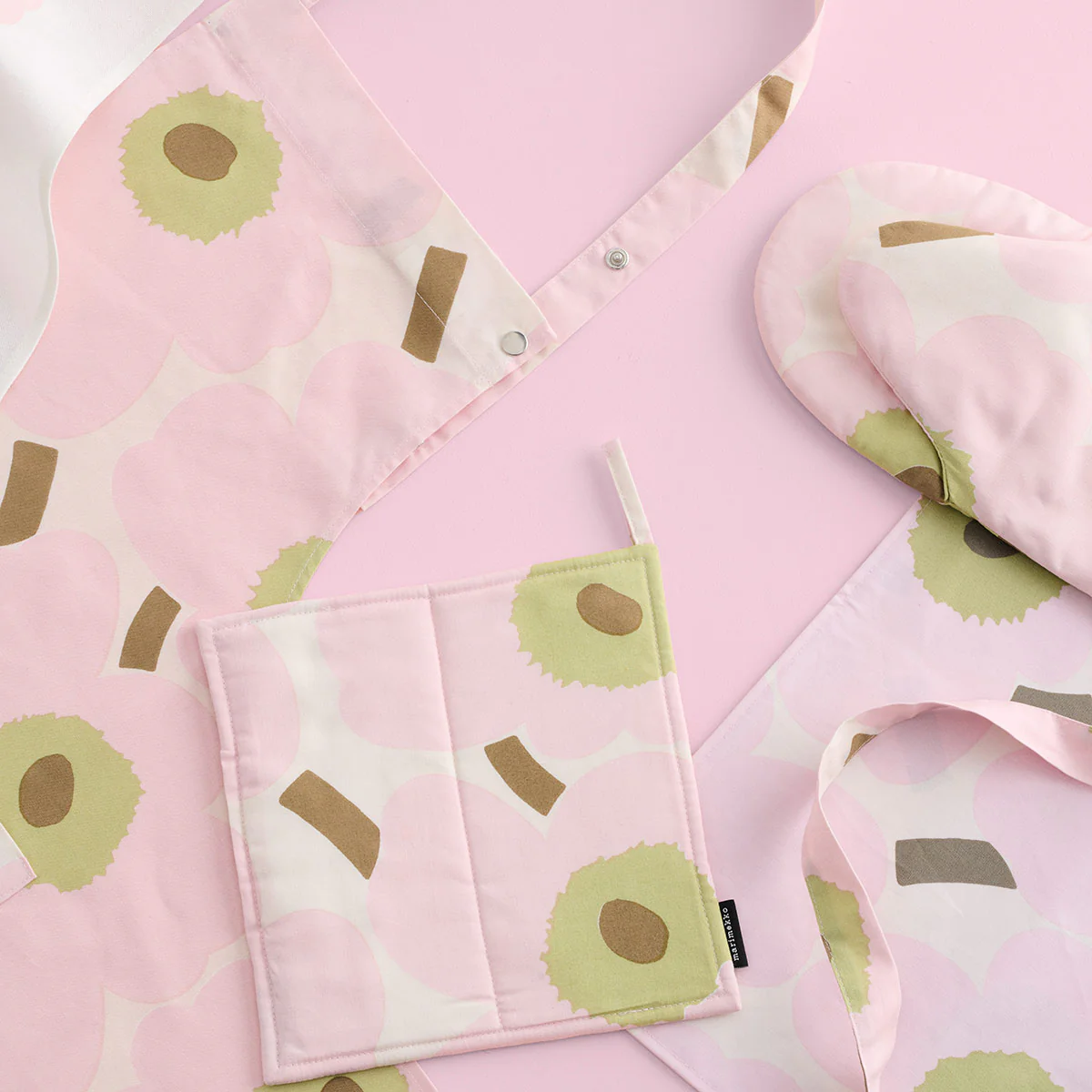 Marimekko Unikko Pink / Off White / Pear Oven Mitt - Image 2