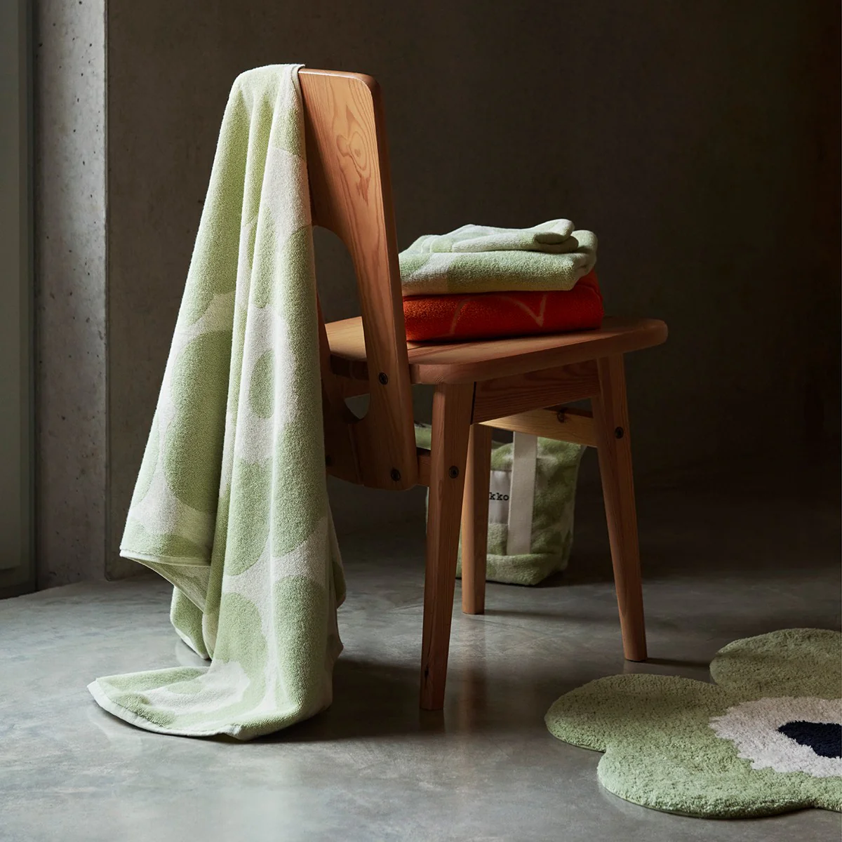 Marimekko Unikko Sage Green / Off White Hand Towel - Image 2