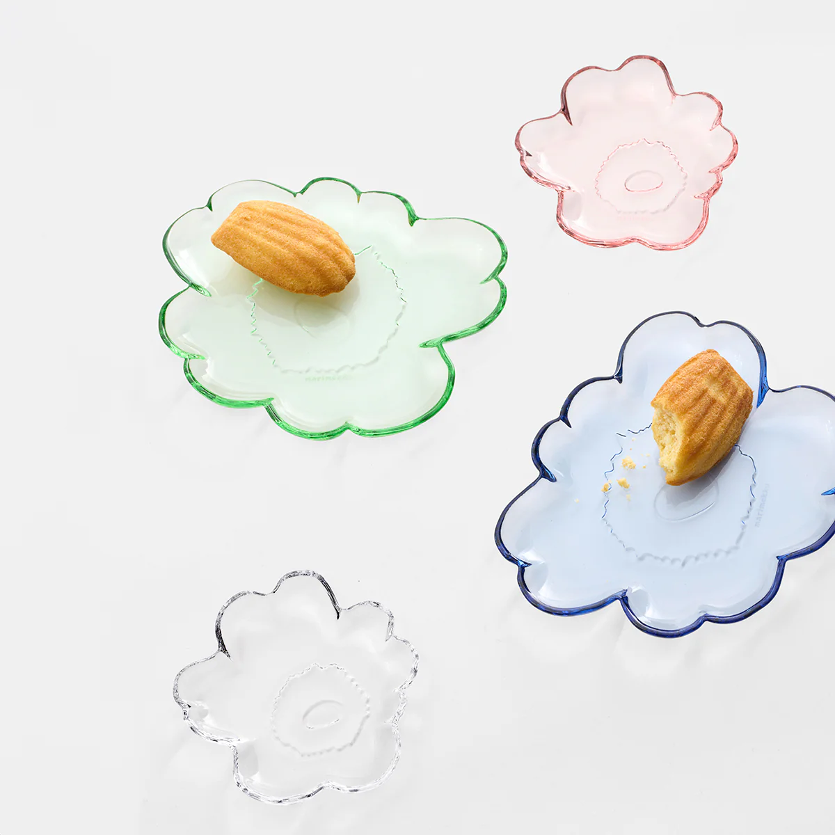 Marimekko Unikko Shape Pink Glass Snack Plate - Image 3