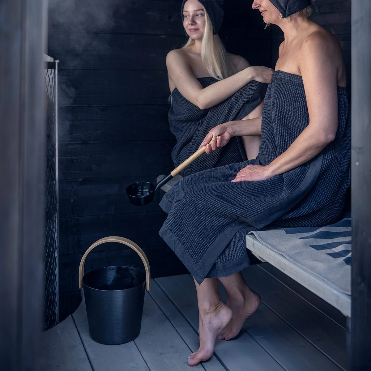 Rento Aluminum / Bamboo Black Sauna Pail - Image 4
