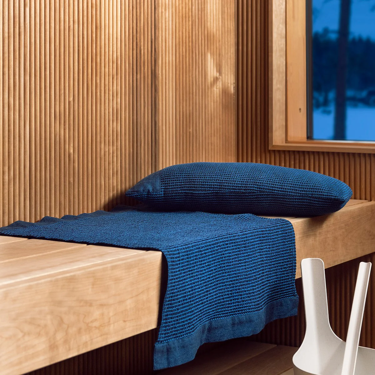 Rento Kenno Blue / Black Sauna Pillow - Image 2